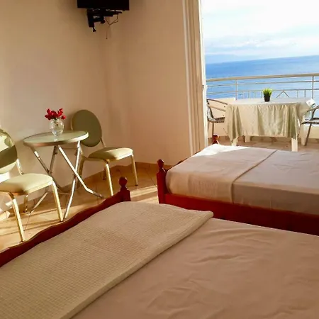 Ionian Bay Apartamento *