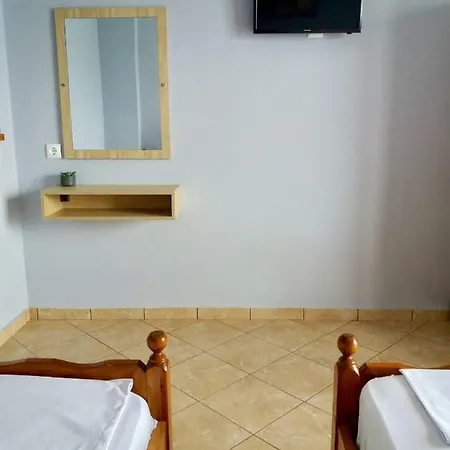 Ionian Bay كيبارو